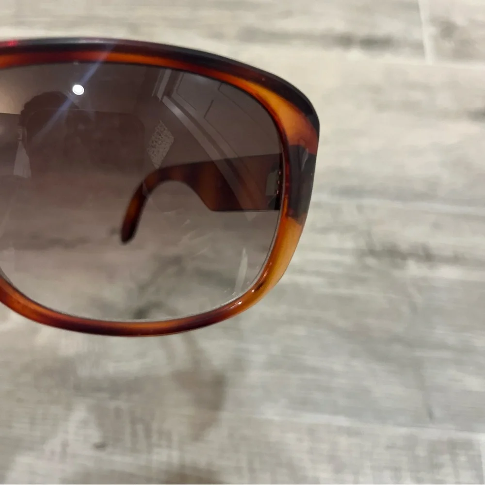 Anne Klein Riviera Sunglasses Tortoise Frame Hong Kong‎